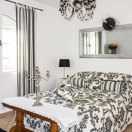 Villa Puerto Del Carmen Sleeps 6 Pool Air Con Wifi Puerto del Carmen (Lanzarote)